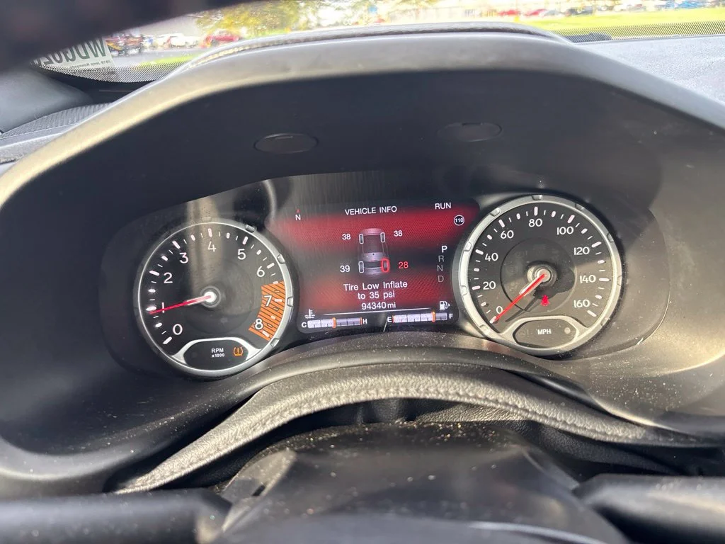 Used 2019 White Jeep Trailhawk image 13