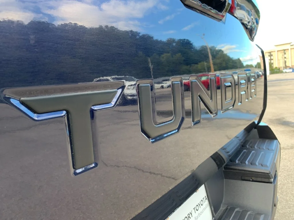 Used 2023  Toyota Platinum image 36