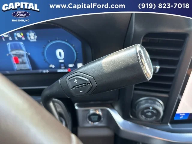 Used 2025  Ford King Ranch image 31