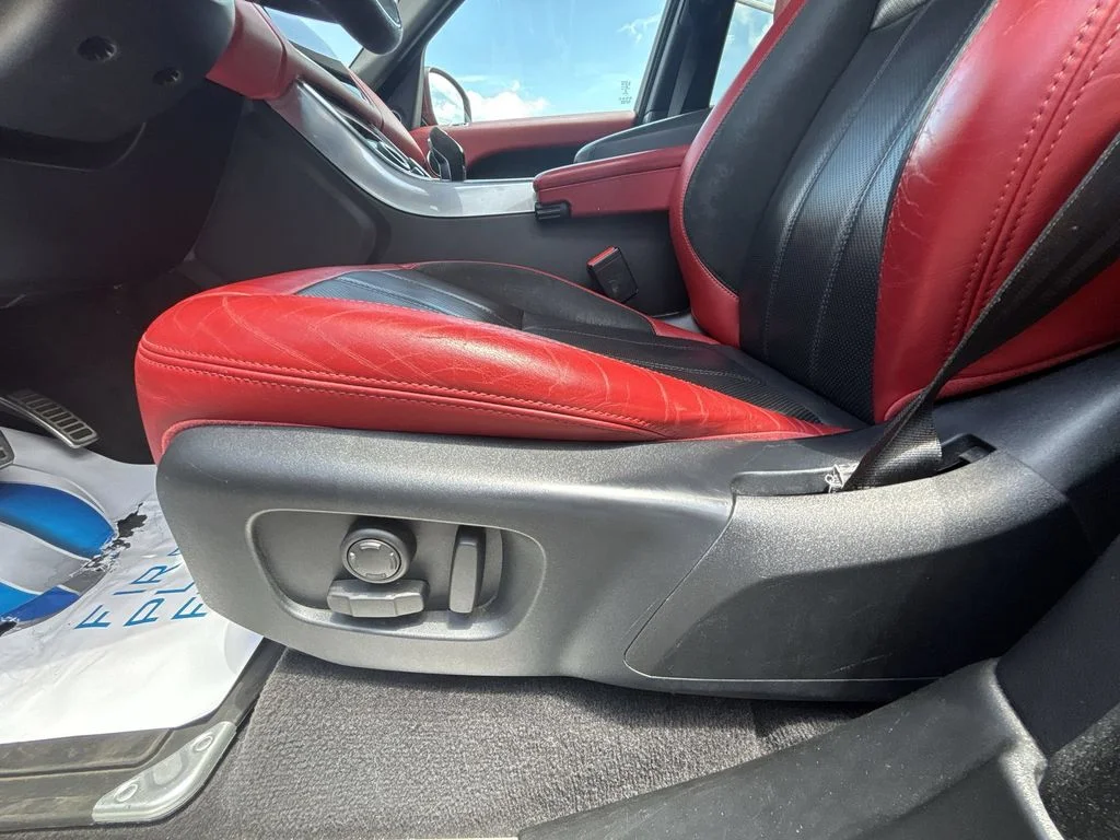 Used 2019  Land Rover HST image 14