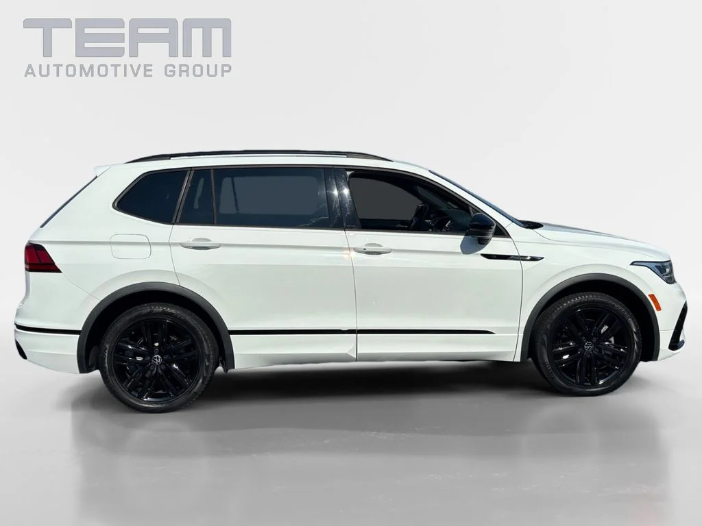 Used 2022 White Volkswagen 2.0T SE R-Line Black image 8
