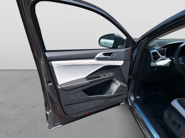 New 2026 Platinum Gray Metallic Volkswagen SE image 16
