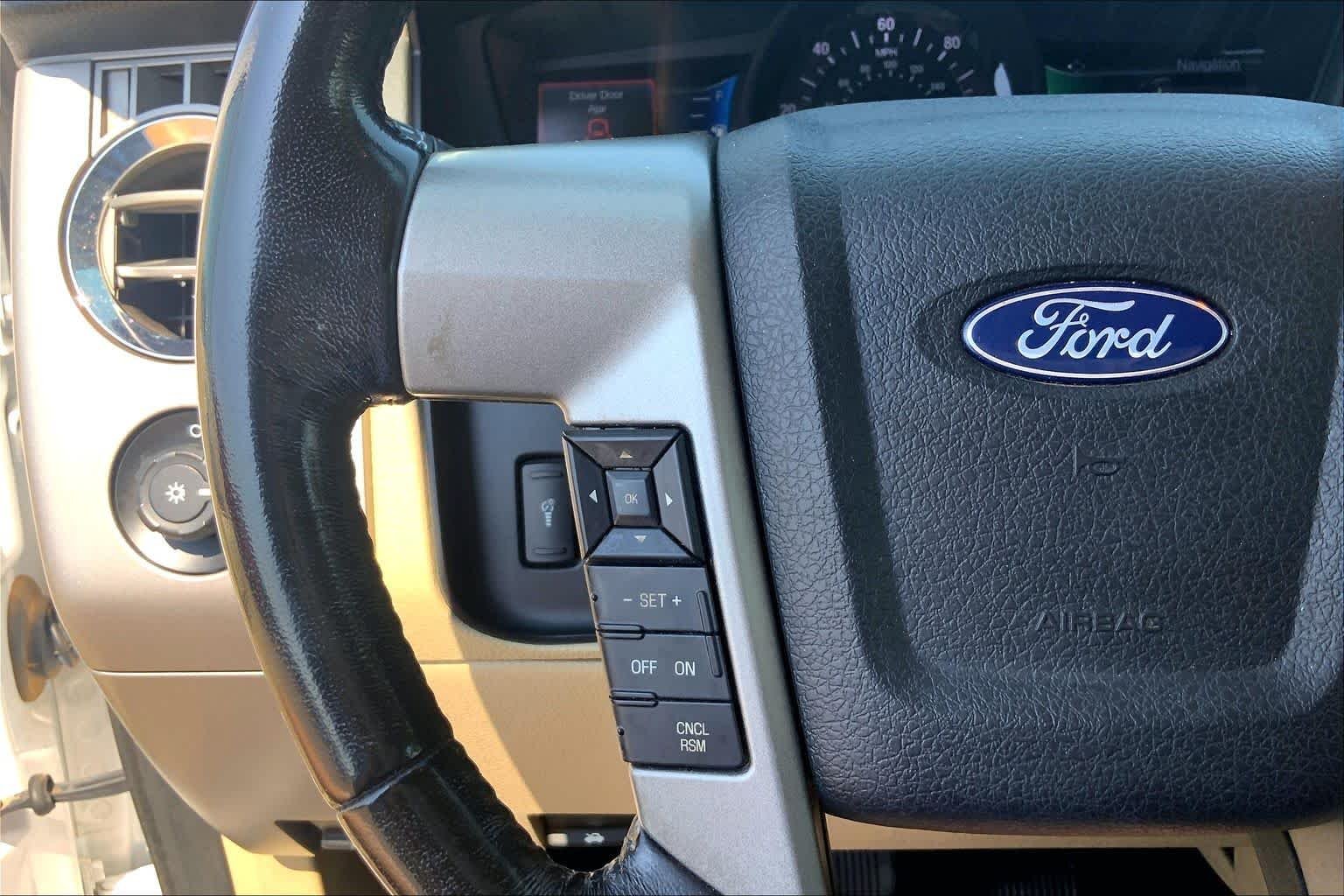 Used 2017 White Platinum Metallic Tri-Coat Ford Limited image 24