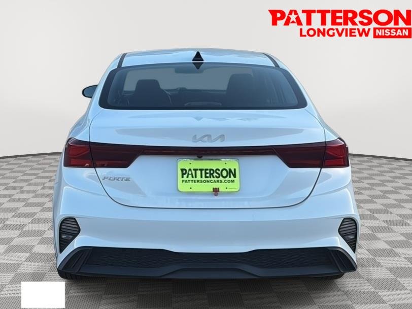 Used 2024 Snow White Pearl Kia LXS image 3
