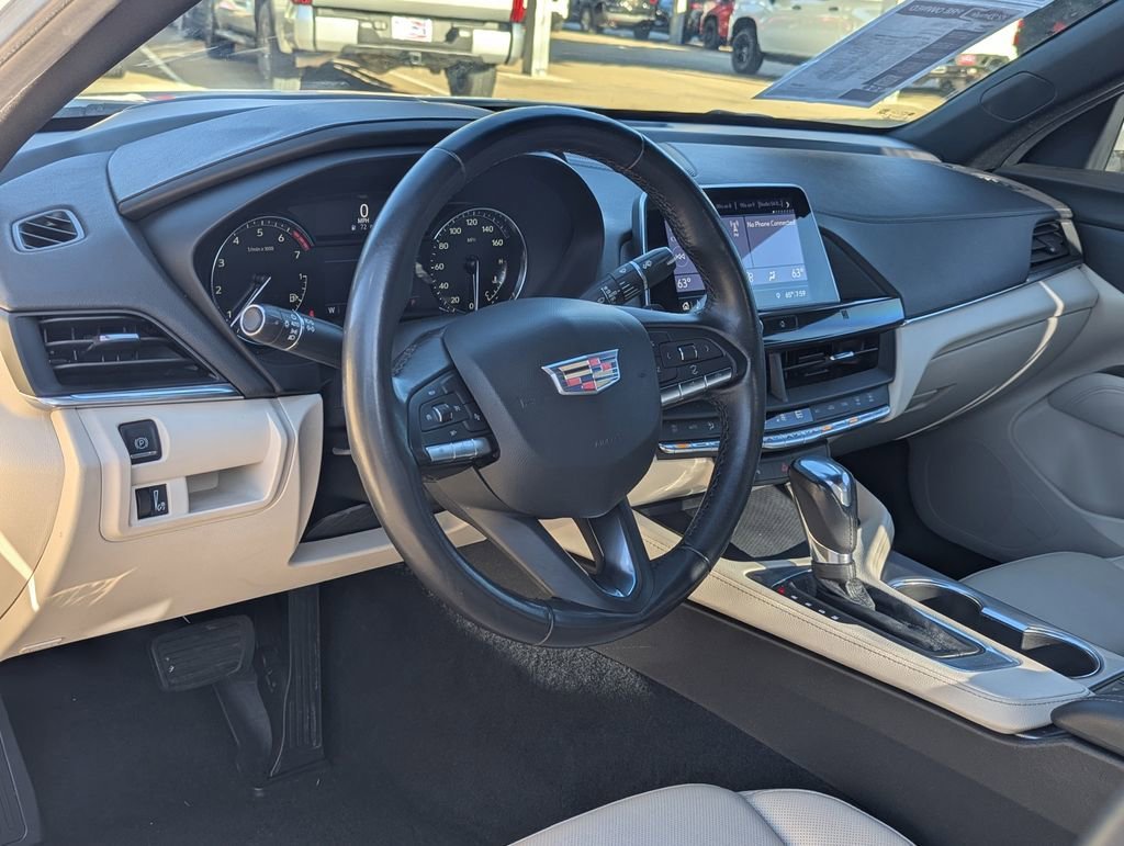 Used 2020 Crystal White Tricoat Cadillac Premium Luxury image 4