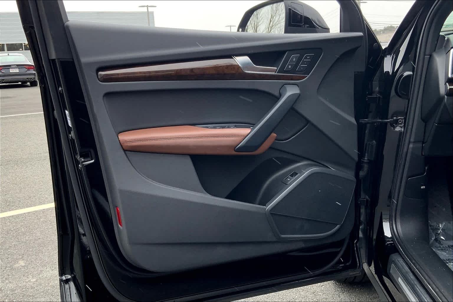 Used 2019 Mythos Black Metallic Audi Premium Plus image 22