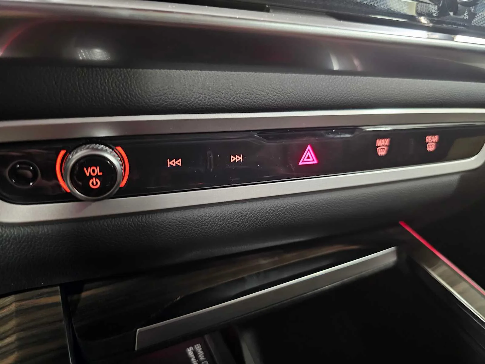 New 2026 Dravit Grey Metallic BMW xDrive40i image 18