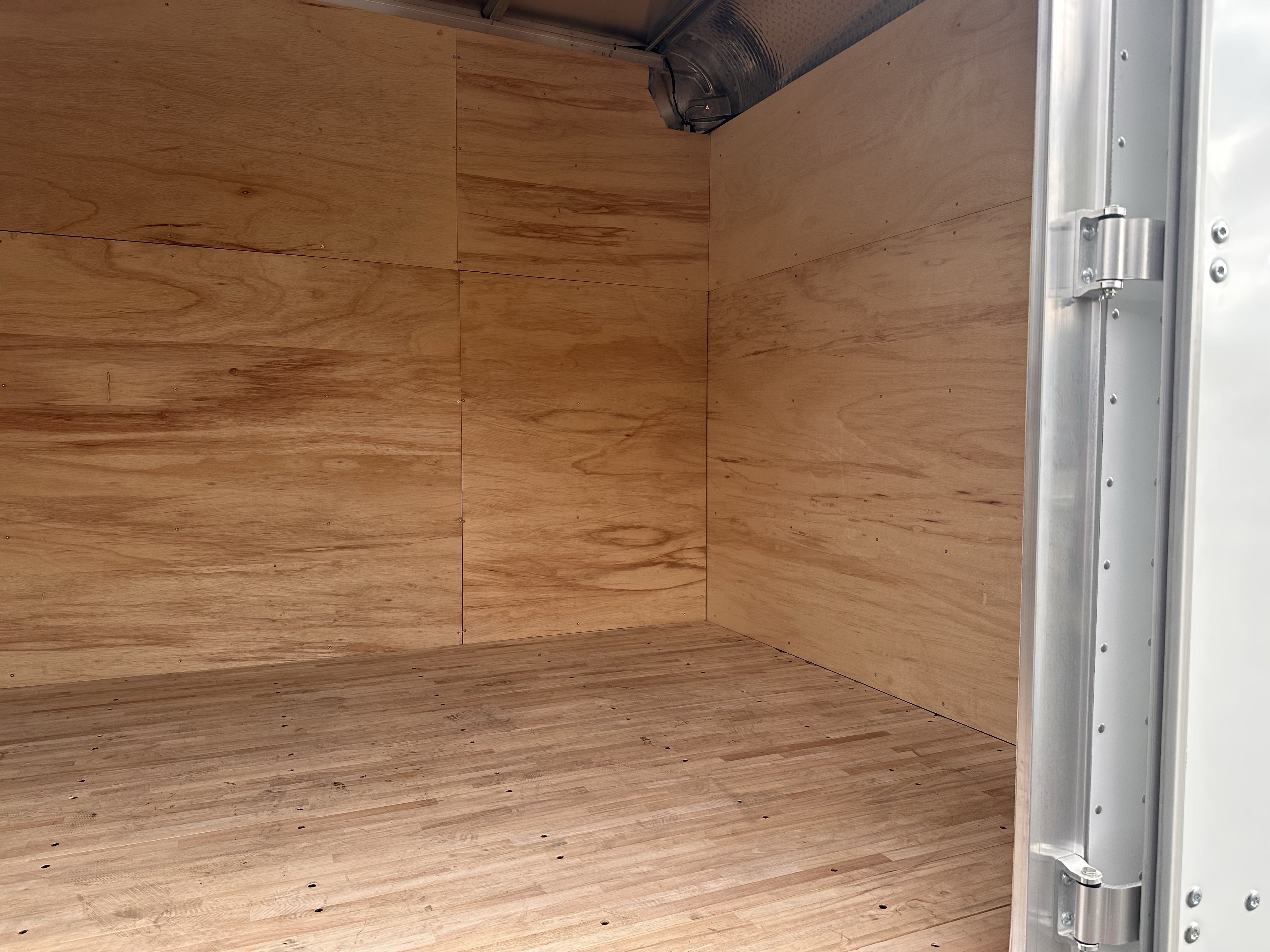 Used 2024 Oxford White Clearcoat Ford 16FT  Box Van image 13