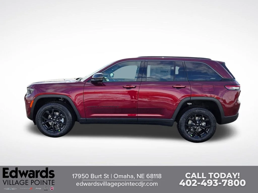 New 2026 Velvet Red Pearl-Coat Exterior Paint Jeep Laredo Altitude image 6