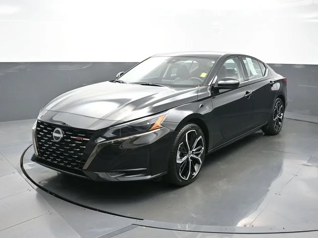 Used 2025 Black Nissan 2.5 SR image 3