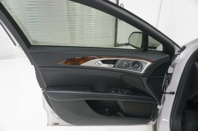 Used 2019 WHITE Lincoln Reserve I image 12