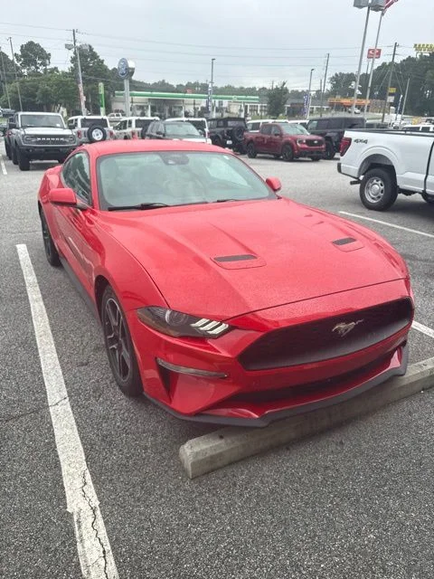 Used 2022 Red Ford EcoBoost Premium image 4