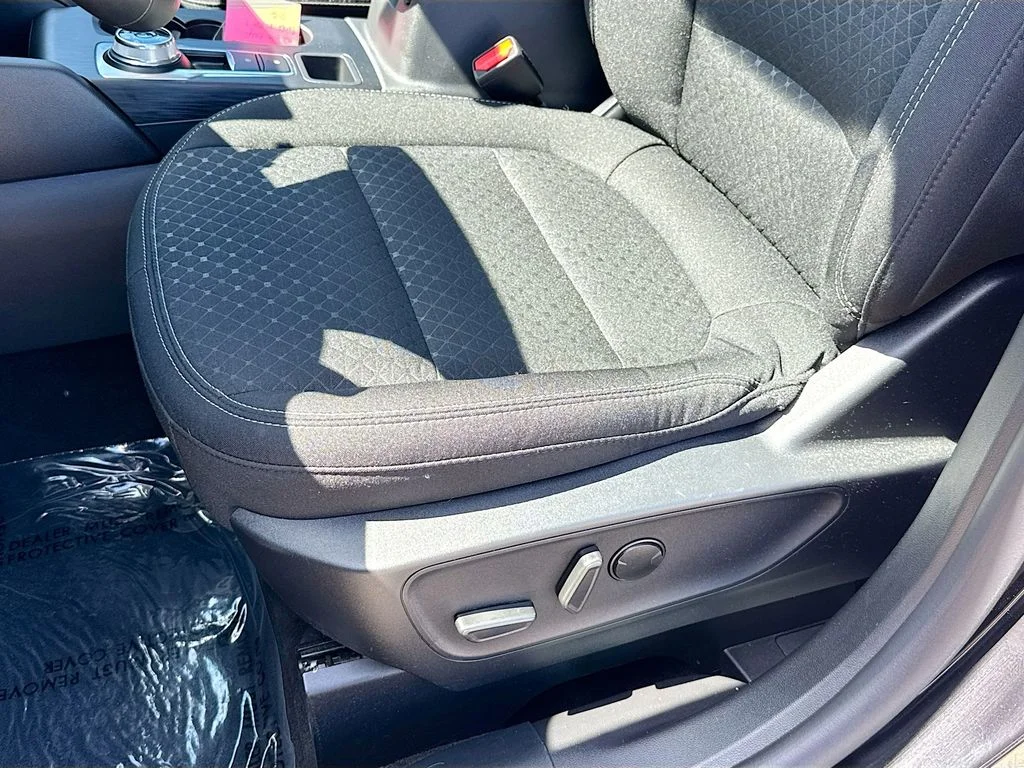 Used 2025 Black Metallic Ford Active image 17