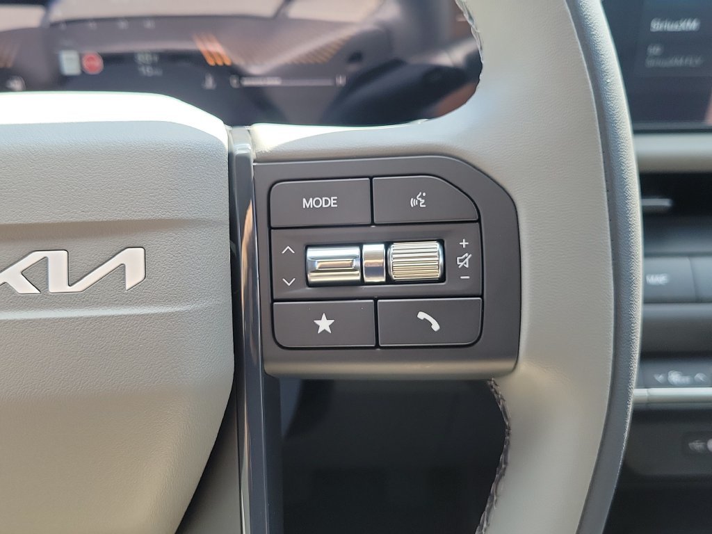 New 2027 Interstellar Gray Kia EX image 28