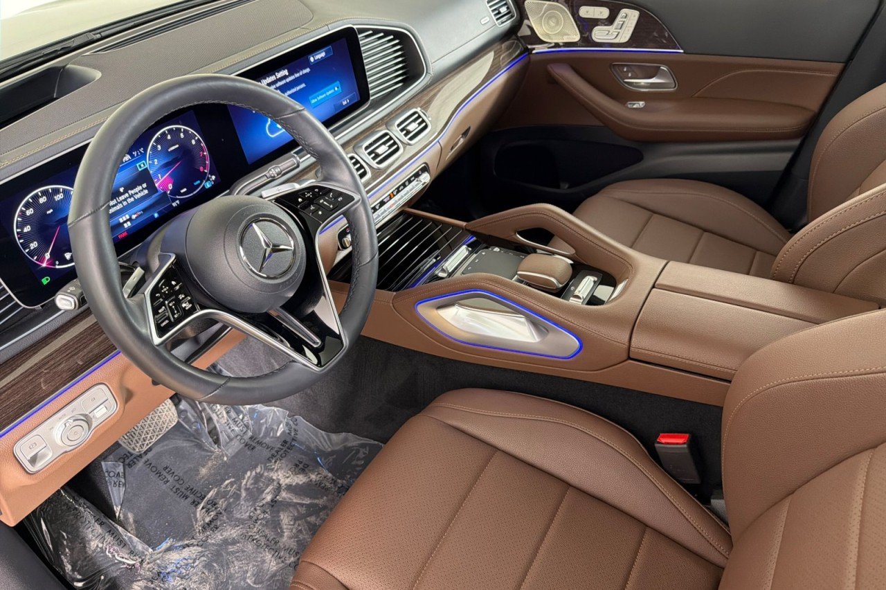 Used 2026 OBSIDIAN BLACK METAL Mercedes-Benz GLS 450 image 9