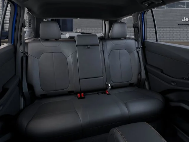New 2026 Hydro Blue Pearl-Coat Exterior Paint Jeep Limited image 15