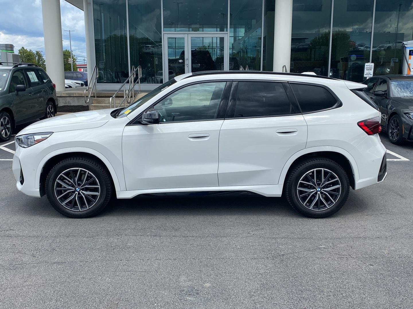 Certified Used 2023 Alpine White BMW xDrive28i image 4