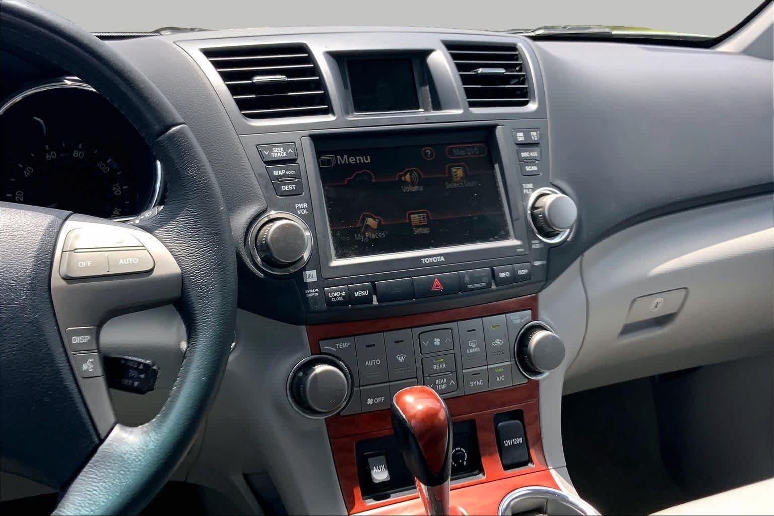 Used 2010 Waveline Pearl Toyota Limited image 6