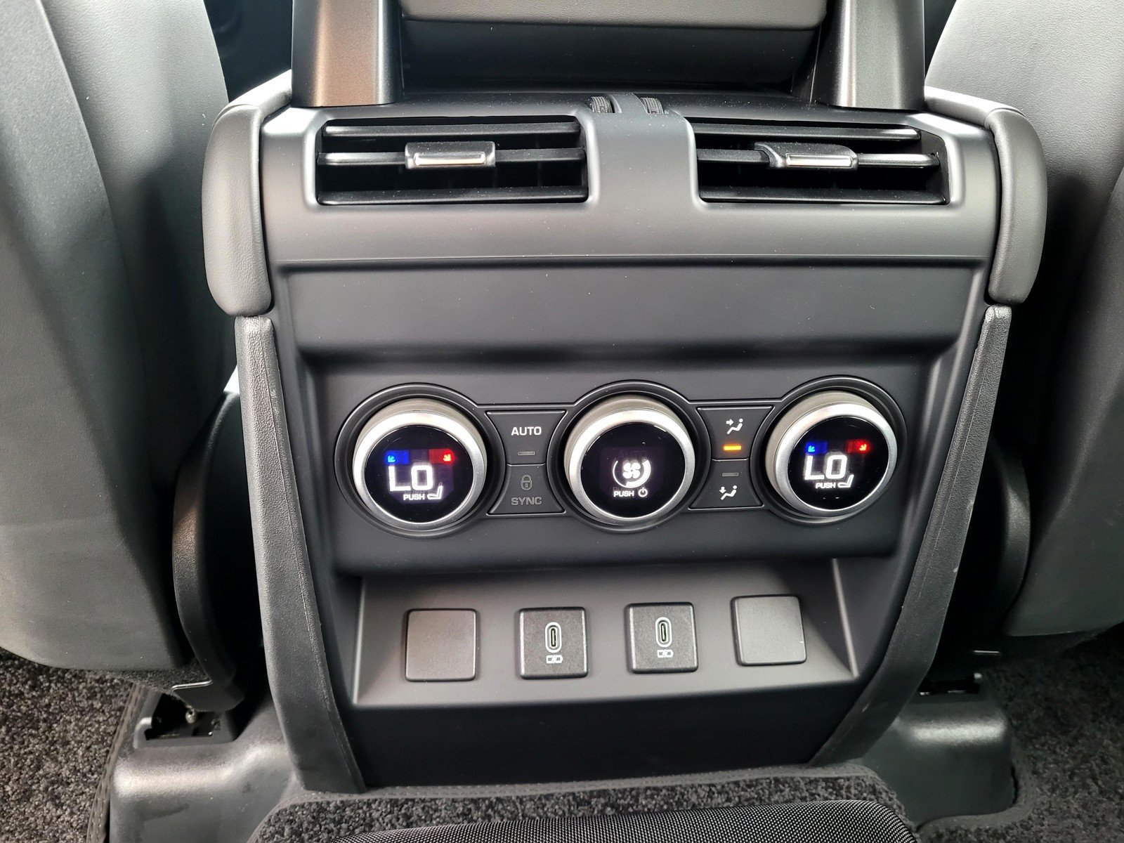 New 2026 Santorini Black Land Rover X-Dynamic SE image 14