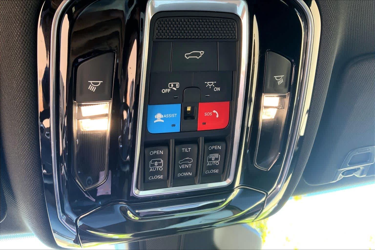 Used 2022 Velvet Red Pearlcoat Jeep Summit image 30