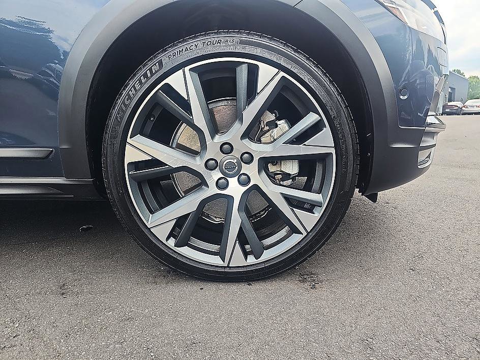 Used 2018 Denim Blue Metallic Volvo T6 AWD image 10