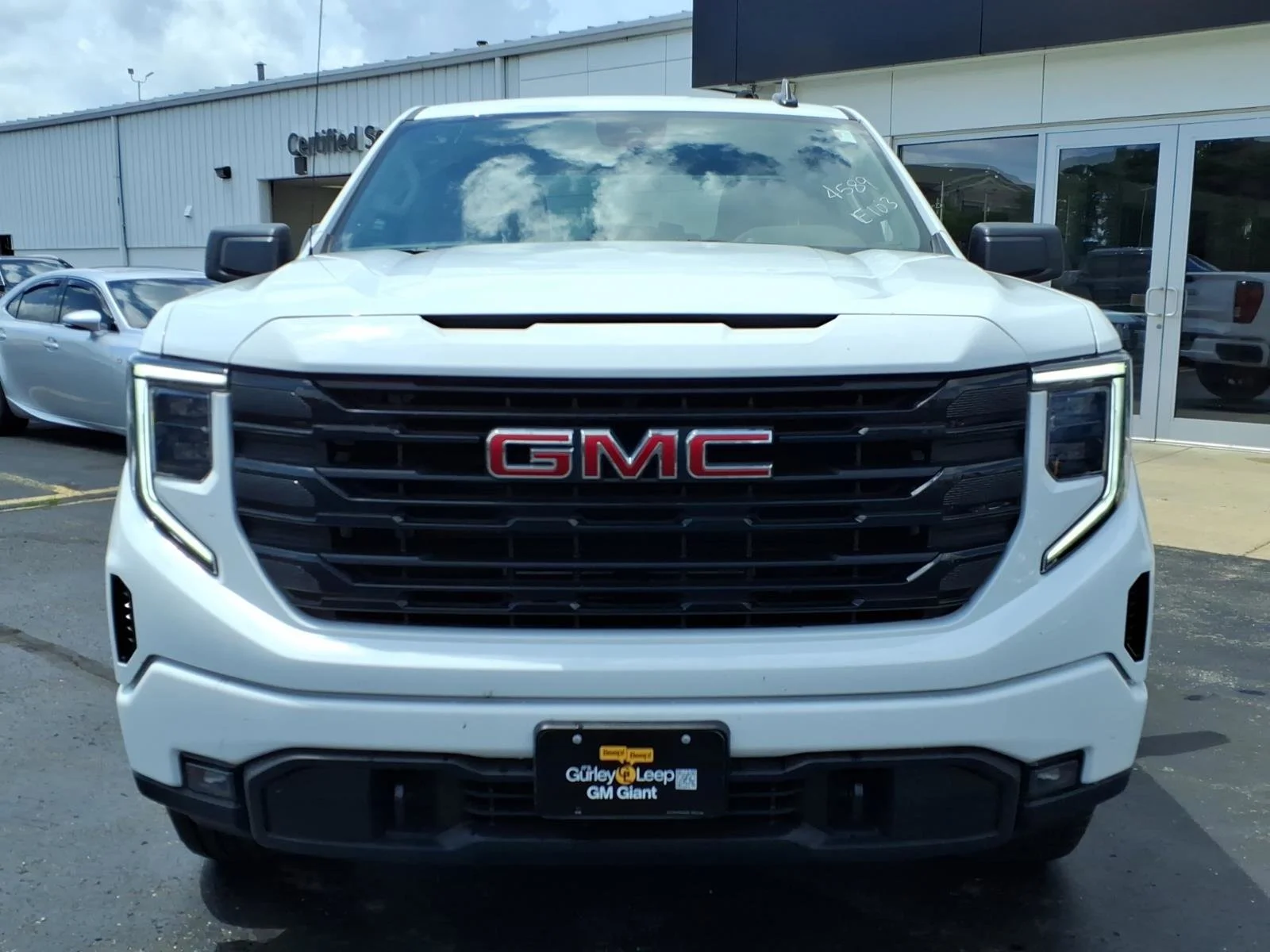 2026 GMC Sierra 1500 Elevation - Photo 2