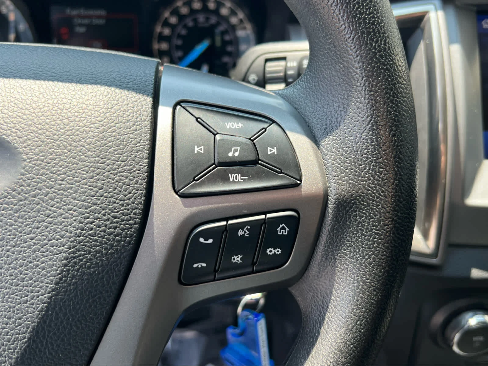 Certified Used 2020 Oxford White Ford XLT image 33