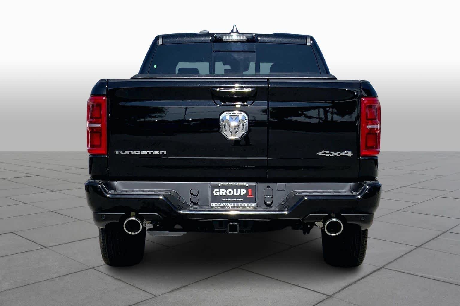 New 2026 Diamond Black Crystal Pearl-Coat Exterior Paint RAM Tungsten image 4
