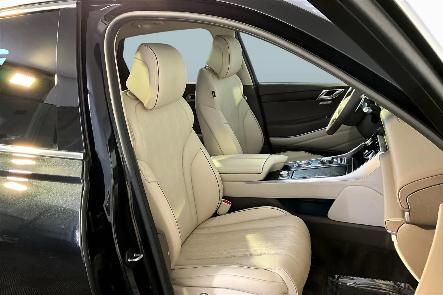 2024 GENESIS GV80 Standard - Photo 8