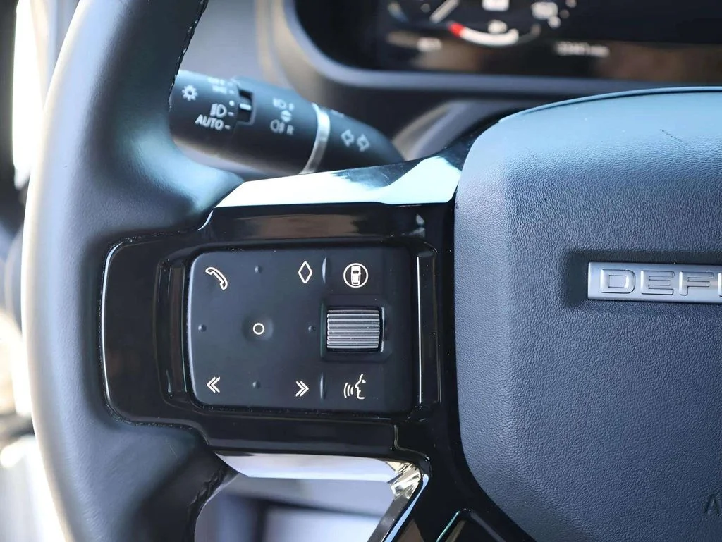 2024 Land Rover Defender X-Dynamic SE - Photo 18