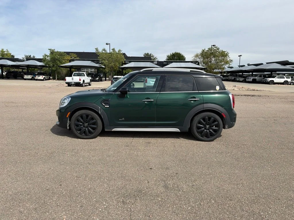 Used 2017 Green MINI  image 2