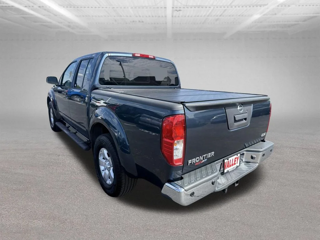 Used 2013 Blue Nissan SV image 7