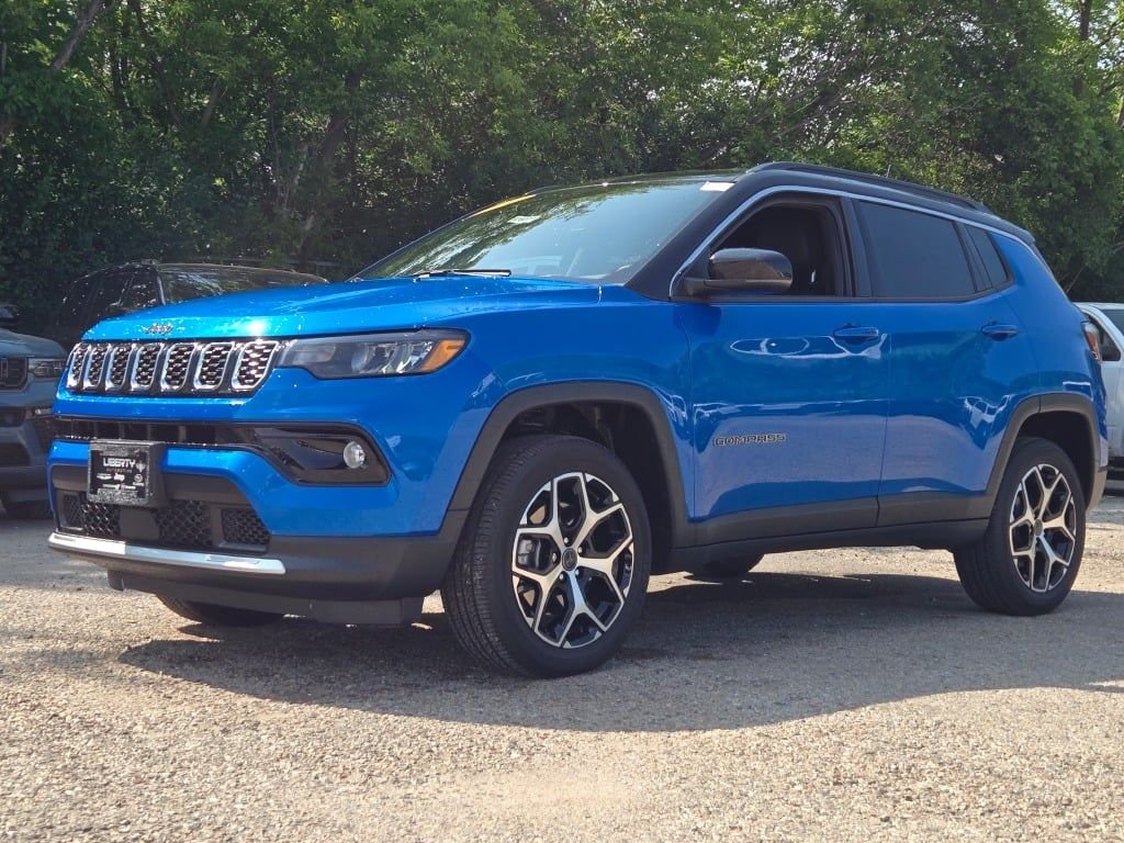 New 2026 Hydro Blue Pearl-Coat Exterior Paint Jeep Limited image 4