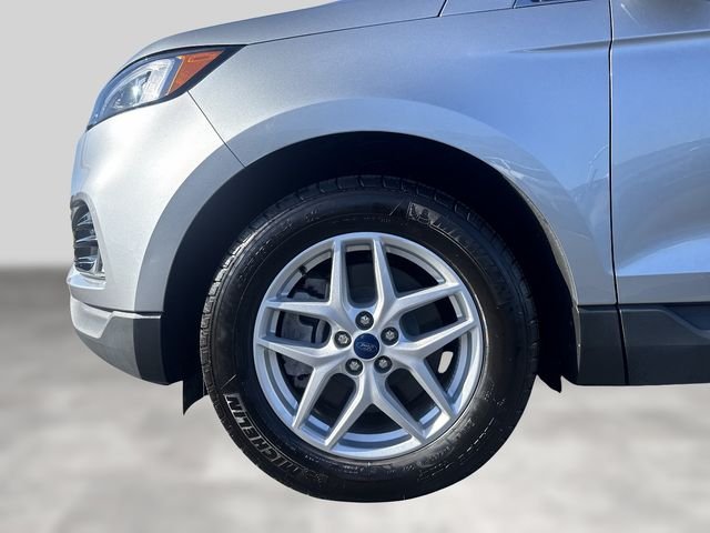 Used 2022 Silver Ford SEL image 17