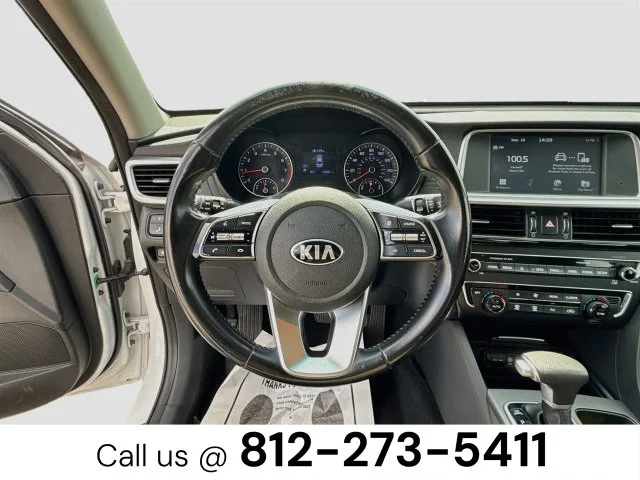 Used 2019 White Kia S image 11
