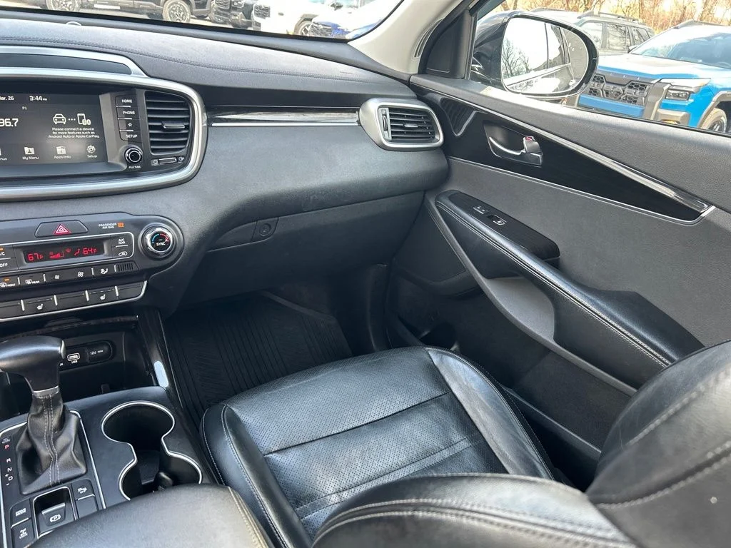 Used 2020 Gray Kia EX image 40