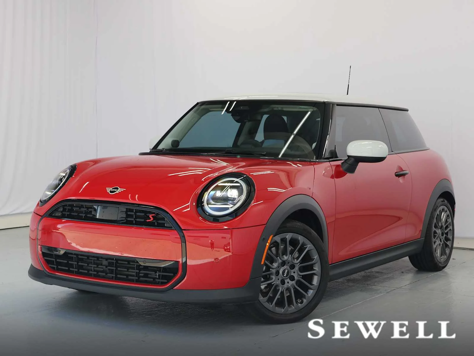 2025 MINI Hardtop Cooper S Signature's photo