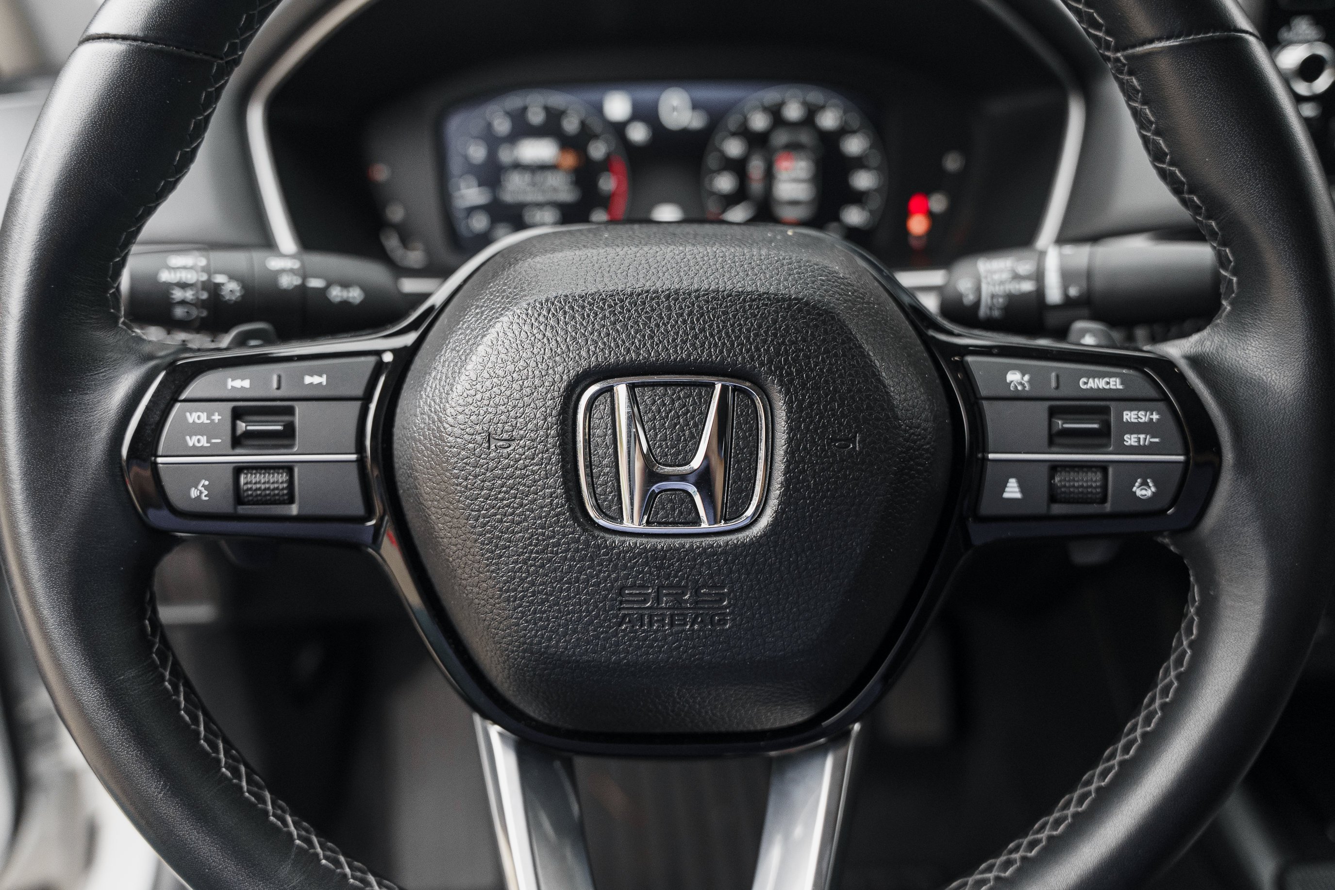 Used 2024 Platinum White Pearl Honda Touring image 13