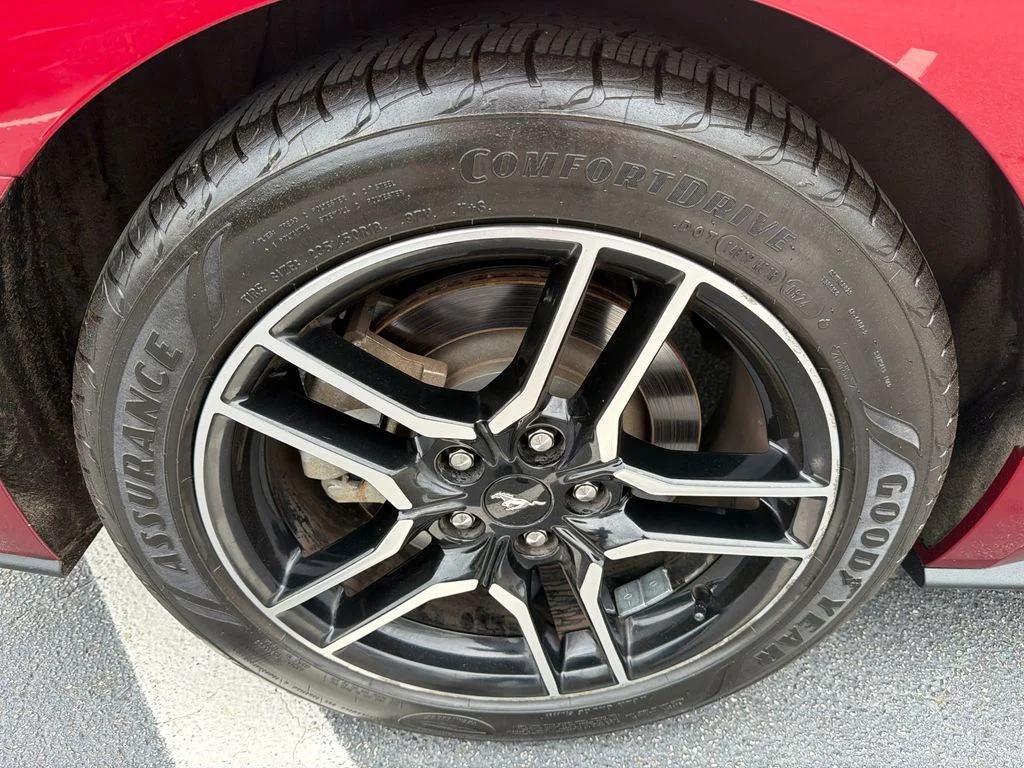 Used 2018 Red Ford GT image 16