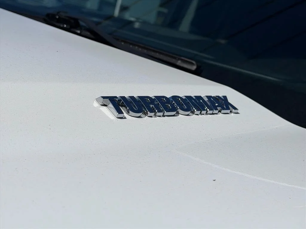 Used 2024 White Chevrolet Custom image 17