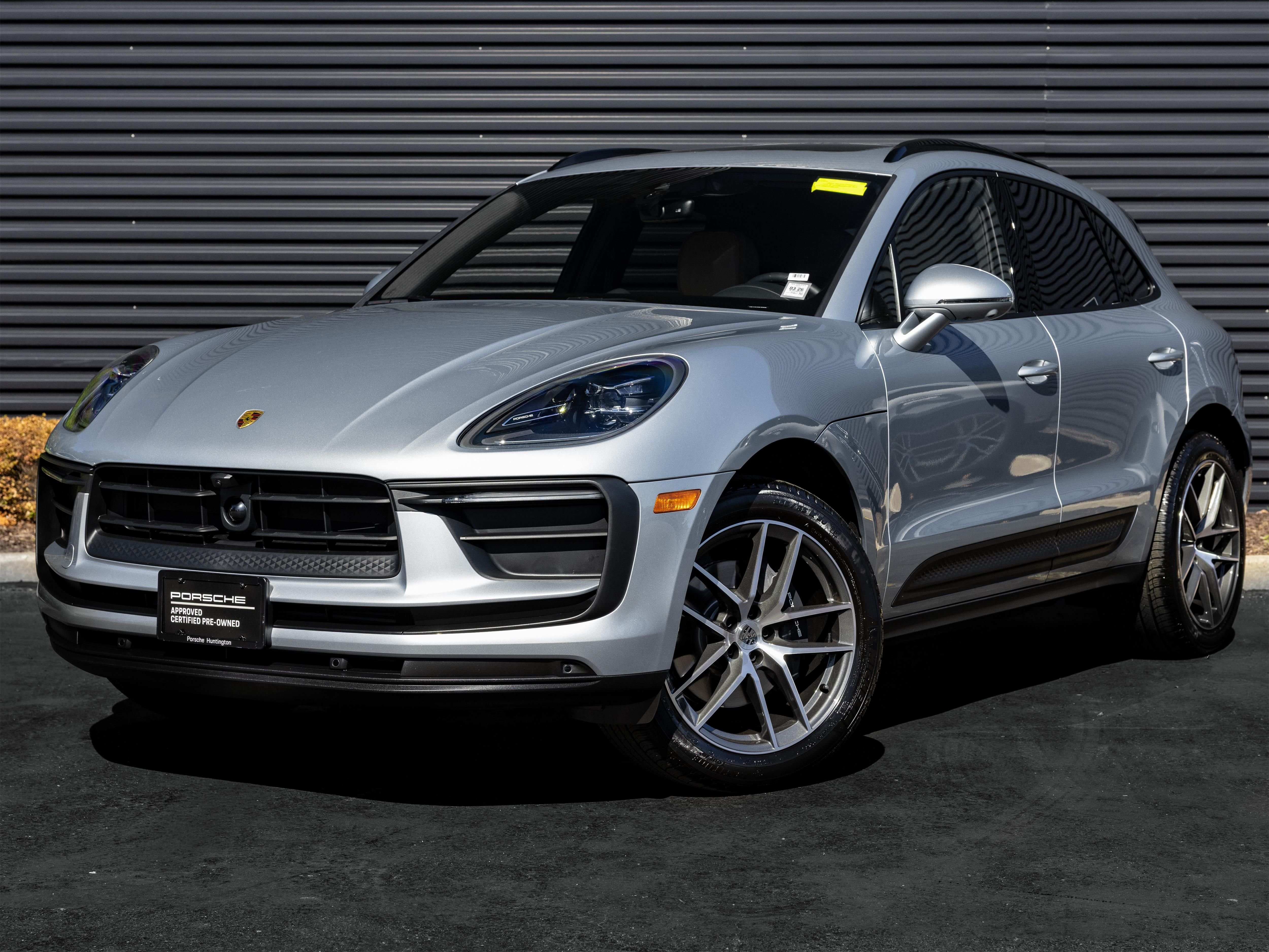 2025 Porsche Macan Base
