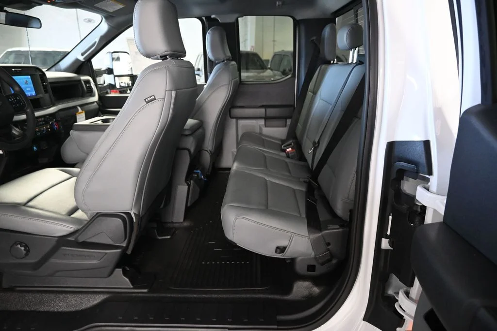 New 2026 Oxford White Ford XL image 19