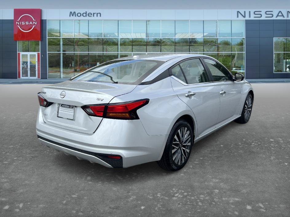 Certified Used 2024 Brilliant Silver Metallic Nissan 2.5 SV image 5