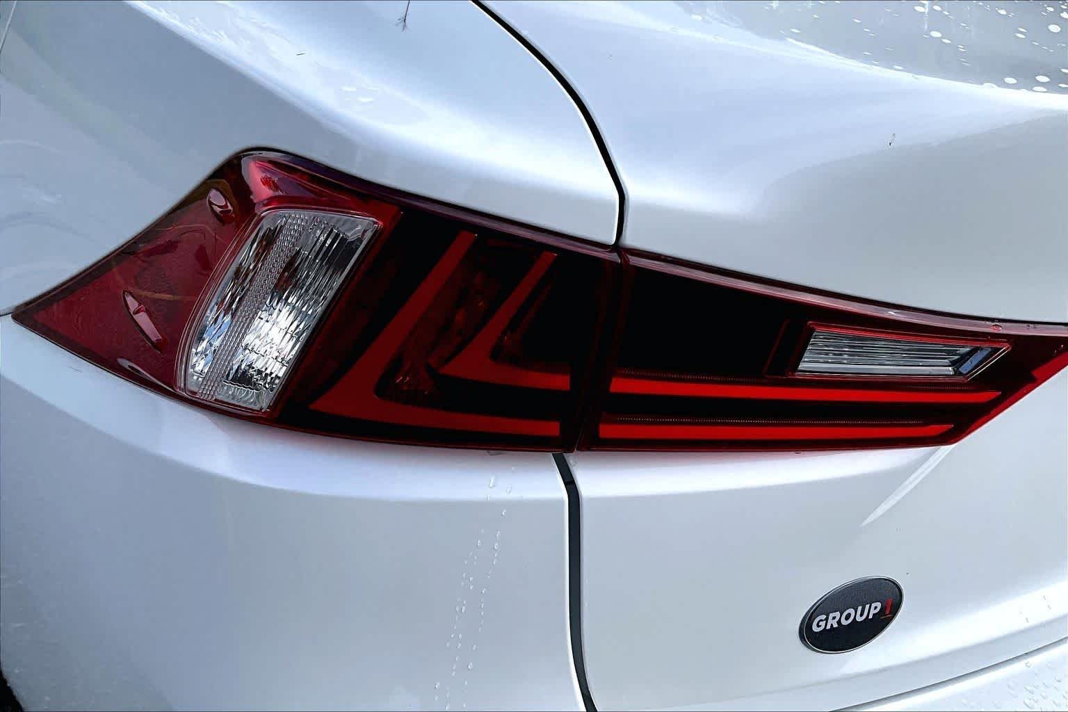 Used 2014 Starfire Pearl Lexus  image 28