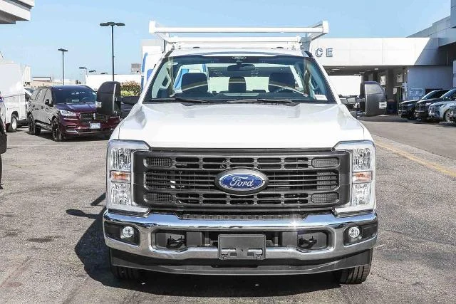 New 2026 Oxford White Ford F-250® XL image 31