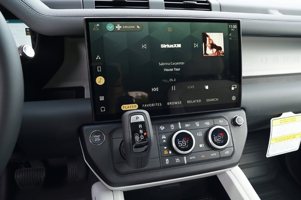 New 2026 Woolstone Green Land Rover S image 18