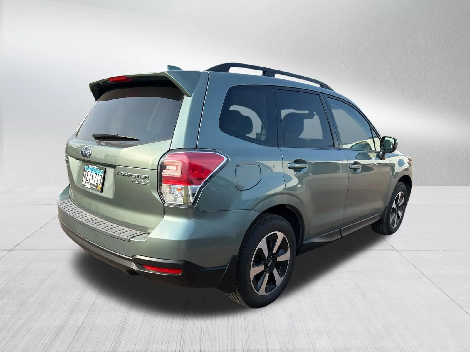 Used 2017 Jasmine Green Metallic Subaru Premium image 13