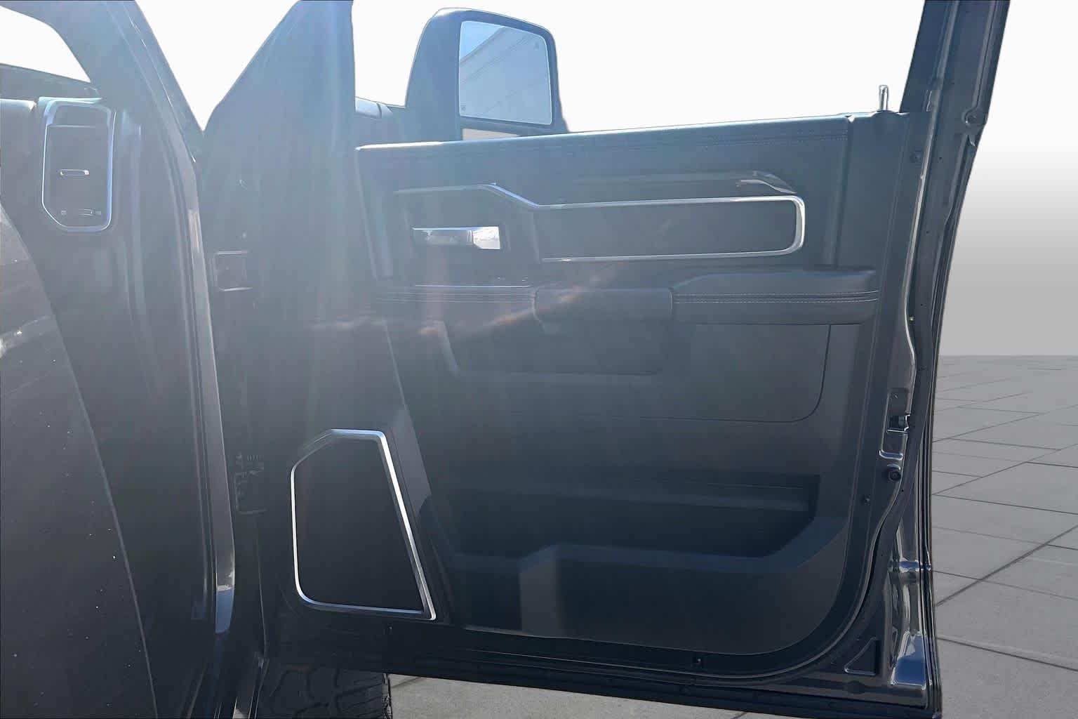 Used 2023 Granite Crystal Metallic Clearcoat Ram Laramie image 23