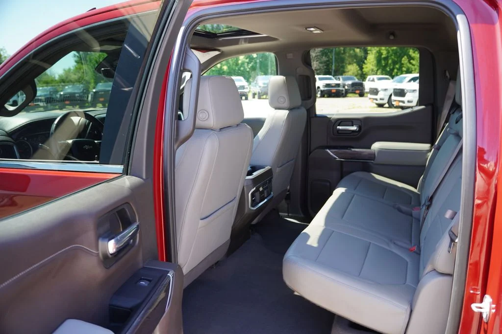Used 2019 Cajun Red Tintcoat Chevrolet LTZ image 17