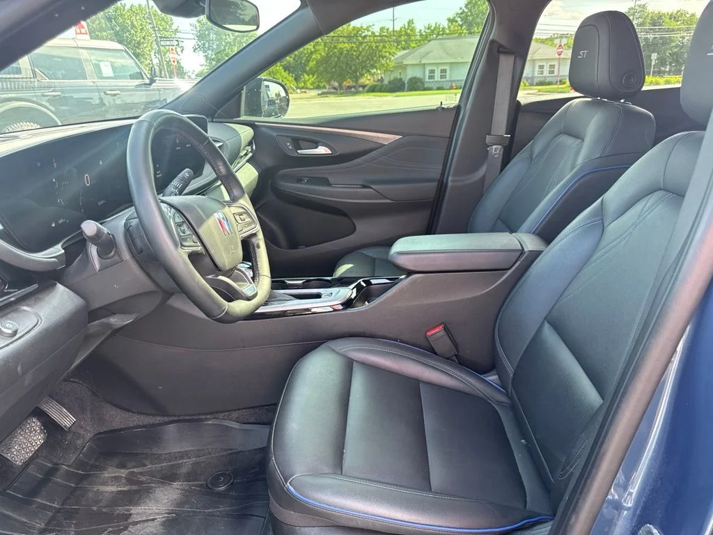 Used 2024 Blue Buick Sport Touring image 10